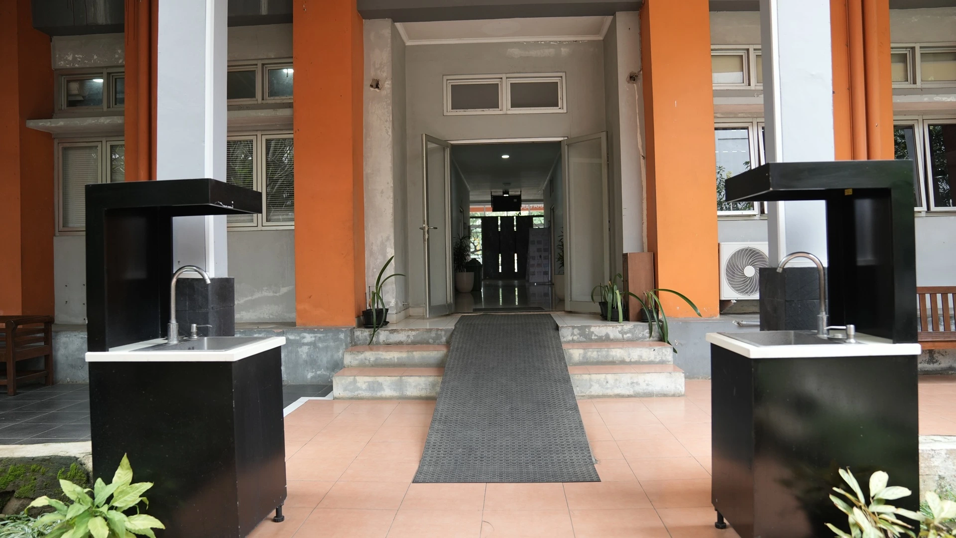 Disability-Friendly Walkway