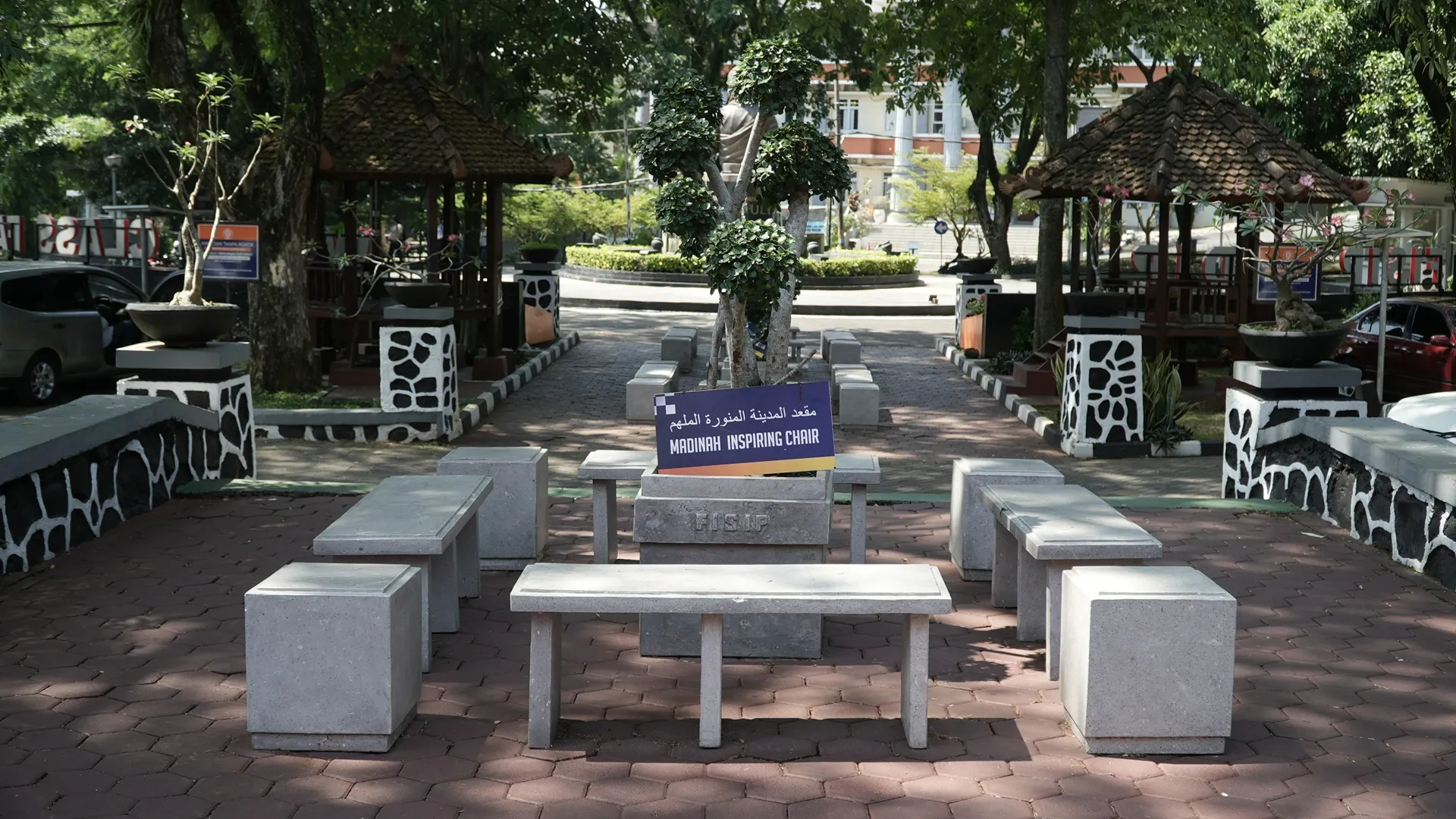 Madina Inspiring Chair